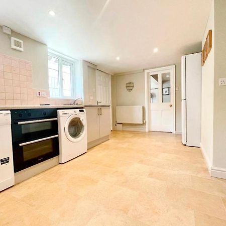 Cheltenham Central Apartment, Parking, Close Bars & Restaurants كيلتنهام المظهر الخارجي الصورة