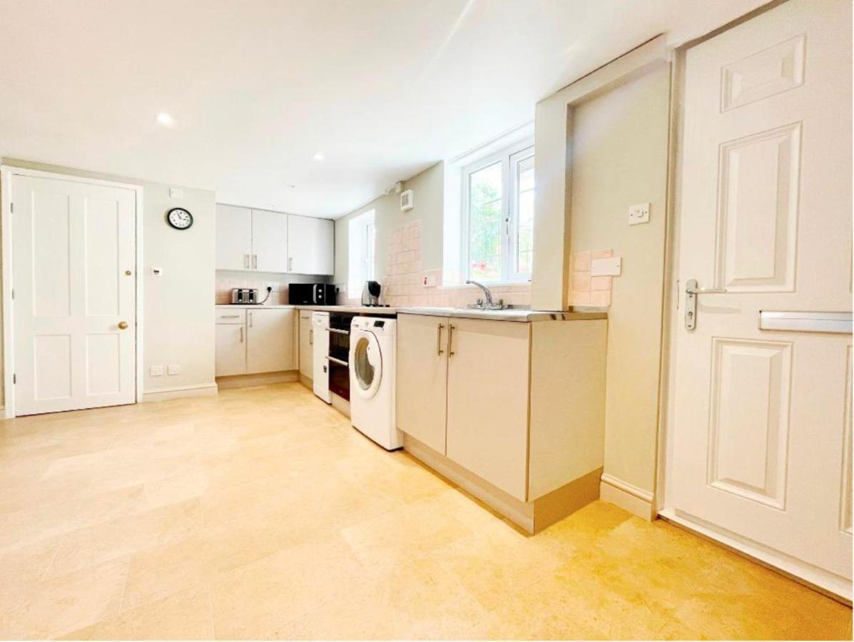 Cheltenham Central Apartment, Parking, Close Bars & Restaurants كيلتنهام المظهر الخارجي الصورة