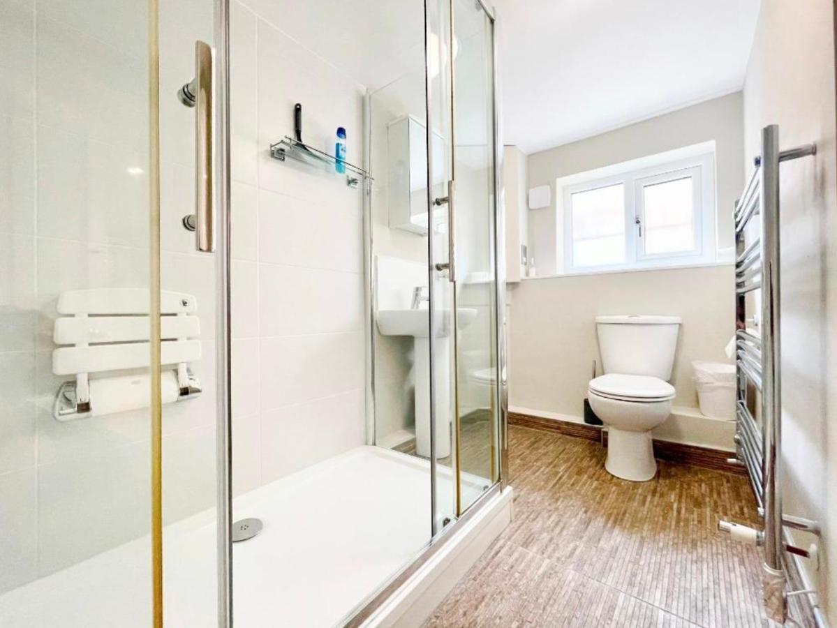 Cheltenham Central Apartment, Parking, Close Bars & Restaurants كيلتنهام المظهر الخارجي الصورة